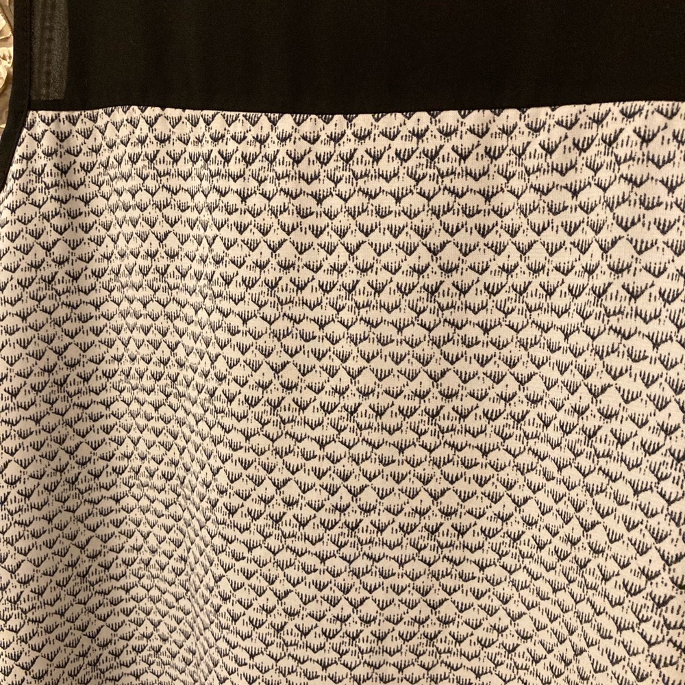 Le Lis Patterned Blouse - Picture 5 of 5